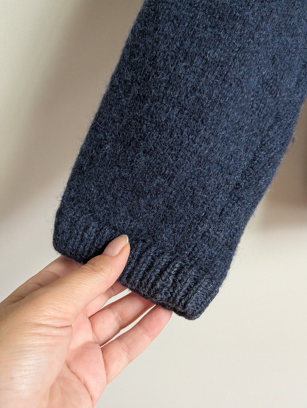 VINTAGE Navy Alpine Scene Cabin Dainty Knit Shetland Wool Cardigan Size Large - Picture 7 of 13